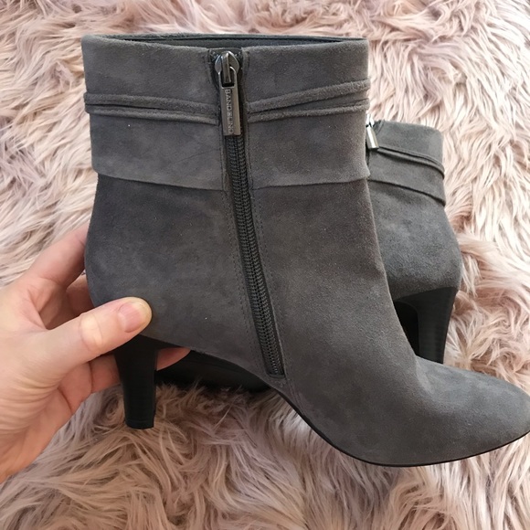 Gray Bandolino suede booties with tassel - Picture 2 of 4